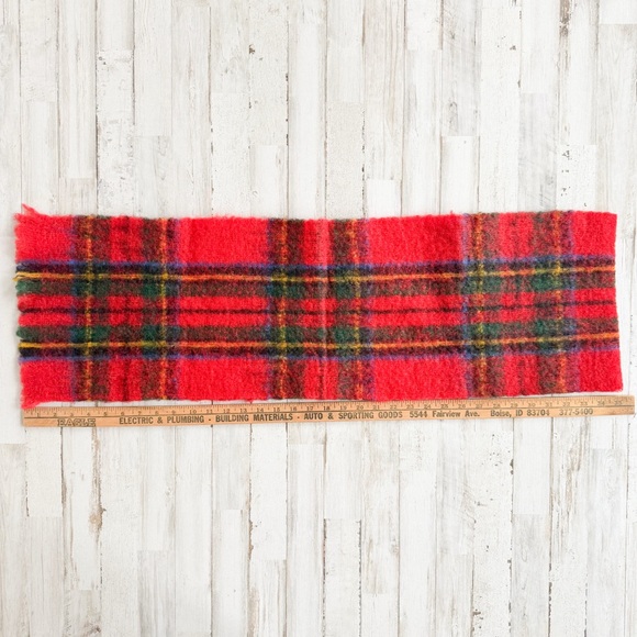 Vintage 60s 70s Brushed Wool Tartan Plaid Scarf Red Fuzzy Italy Alexander’s - Picture 8 of 9